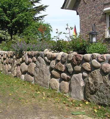 Natuersteinmauer doppelwandig